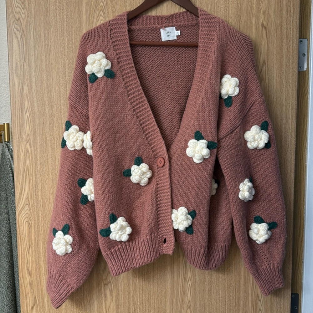 Cropped Flower Sweater
